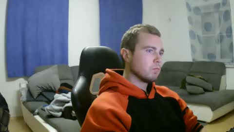 Snapshot of herbstenden chatting on 18, 12, 2024 John Pearl online show from 18, 12, 2024