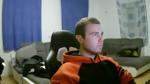 Snapshot of herbstenden chatting on 5, 1, 2025 John Pearl online show from 5, 1, 2025