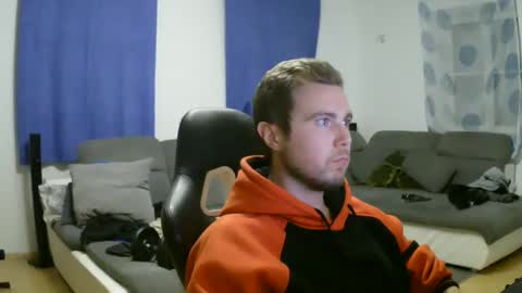 Snapshot of herbstenden chatting on 25, 1, 2025 John Pearl online show from 25, 1, 2025