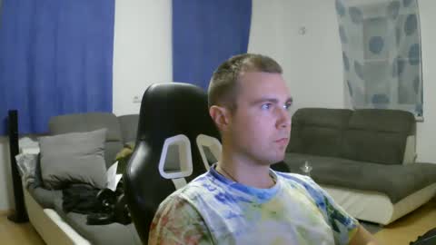 Snapshot of herbstenden chatting on 2, 2, 2025 John Pearl online show from 2, 2, 2025