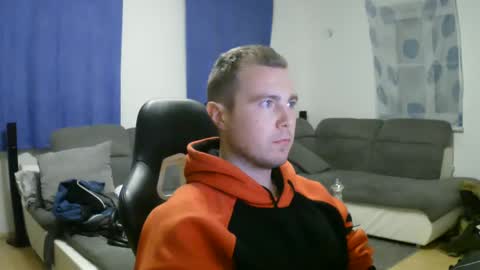 Snapshot of herbstenden chatting on 7, 2, 2025 John Pearl online show from 7, 2, 2025