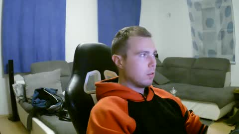 Snapshot of herbstenden chatting on 7, 2, 2025 John Pearl online show from 7, 2, 2025