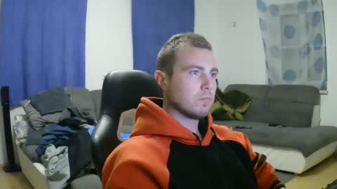 Snapshot of herbstenden chatting on 15, 2, 2025 John Pearl online show from 15, 2, 2025