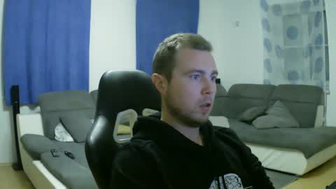 Snapshot of herbstenden chatting on 24, 2, 2025 John Pearl online show from 24, 2, 2025