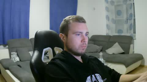 Snapshot of herbstenden chatting on 1, 3, 2025 John Pearl online show from 1, 3, 2025