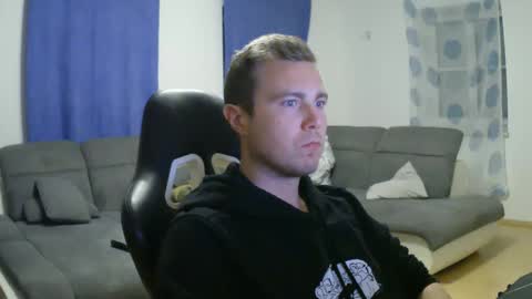 Snapshot of herbstenden chatting on 11, 3, 2025 John Pearl online show from 11, 3, 2025