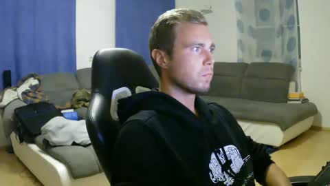 Snapshot of herbstenden chatting on 9, 9, 2025 John Pearl online show from 9, 9, 2025