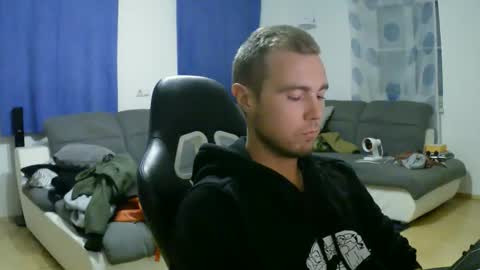 Snapshot of herbstenden chatting on 1, 10, 2025 John Pearl online show from 1, 10, 2025