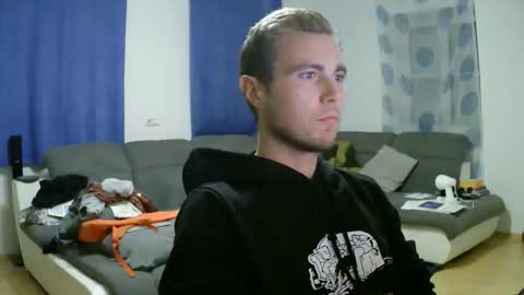 Snapshot of herbstenden chatting on 2, 11, 2025 John Pearl online show from 2, 11, 2025