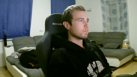 Snapshot of herbstenden chatting on 2, 2, 2026 John Pearl online show from 2, 2, 2026