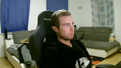 Snapshot of herbstenden chatting on 3, 2, 2026 John Pearl online show from 3, 2, 2026