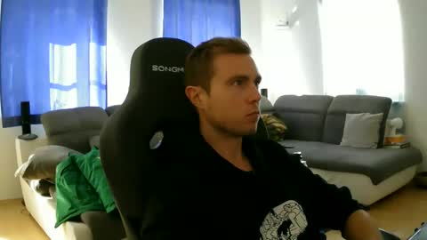 Snapshot of herbstenden chatting on 6, 3, 2026 John Pearl online show from 6, 3, 2026