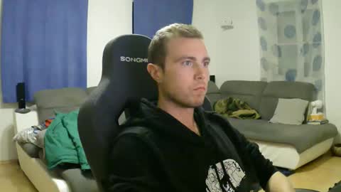 Snapshot of herbstenden chatting on 9, 3, 2026 John Pearl online show from 9, 3, 2026