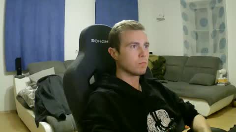 Snapshot of herbstenden chatting on 29, 3, 2026 John Pearl online show from 29, 3, 2026