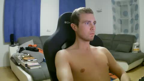 Snapshot of herbstenden chatting on 1, 4, 2026 John Pearl online show from 1, 4, 2026