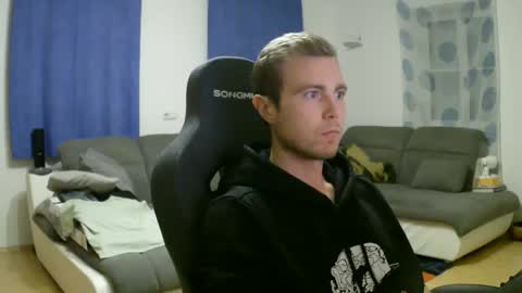 Snapshot of herbstenden chatting on 3, 4, 2026 John Pearl online show from 3, 4, 2026