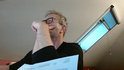 hering76 online show from 17, 12, 2025