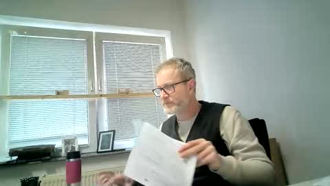 Snapshot of hering76 chatting on 31, 3, 2026 hering76 online show from 31, 3, 2026