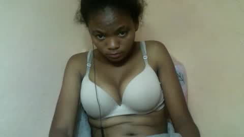 Snapshot of herisse01 chatting on 19, 5, 2026 herisse01 online show from 19, 5, 2026