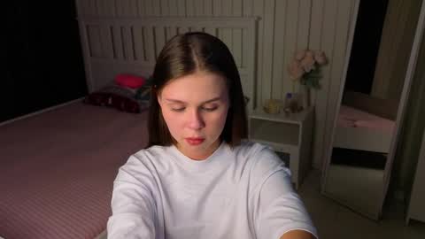 Nicole online show from 27, 3, 2026