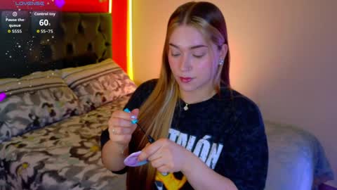 Snapshot of hermione_blonde chatting on 27, 3, 2026 hermione_blonde online show from 27, 3, 2026