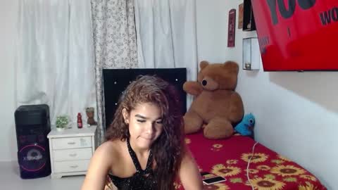 Snapshot of hermione_sweet18 chatting on 19, 9, 2025 Alana online show from 19, 9, 2025
