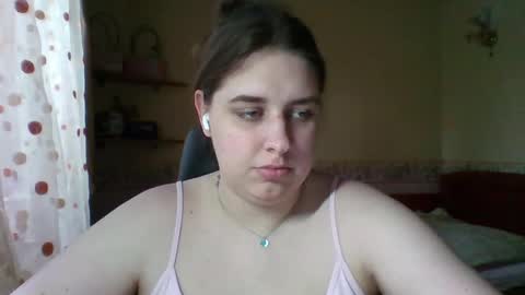 hess_luna_ online show from 22, 4, 2026