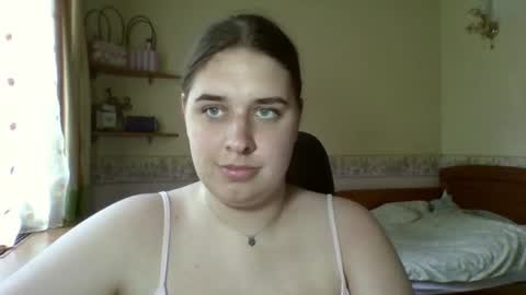 hess_luna_ online show from 28, 7, 2026