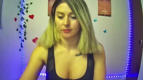 Hestesiaxx online show from 25, 2, 2025