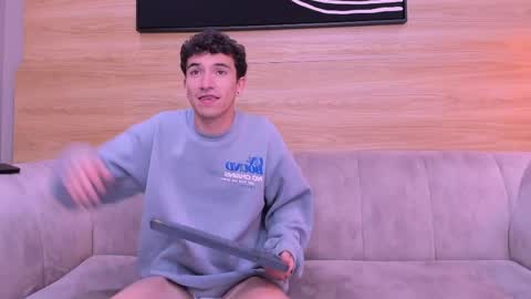 heteros men online show from 30, 5, 2026