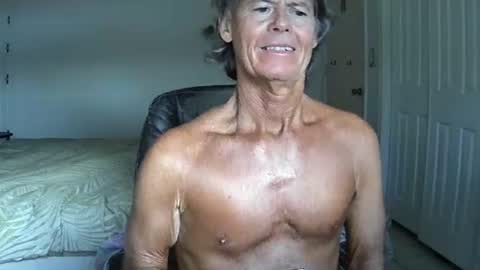 Snapshot of hewes1 chatting on 5, 7, 2026 hewes1 online show from 5, 7, 2026