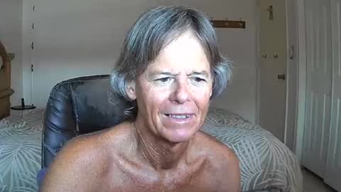 Snapshot of hewes1 chatting on 28, 7, 2026 hewes1 online show from 28, 7, 2026