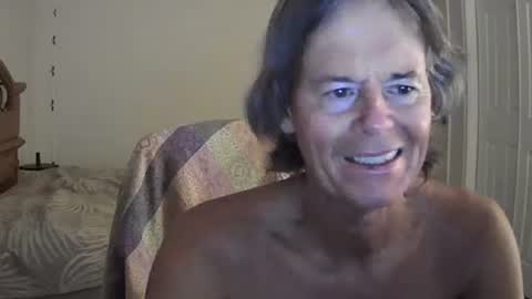 Snapshot of hewes1 chatting on 1, 8, 2026 hewes1 online show from 1, 8, 2026