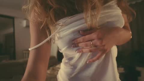 Snapshot of heybanan chatting on 20, 2, 2025 Alina online show from 20, 2, 2025