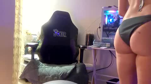 FlexieFae online show from 27, 2, 2025