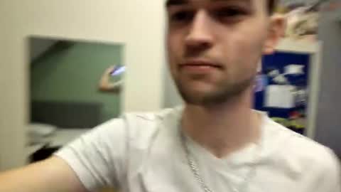 Snapshot of hi_felix chatting on 4, 12, 2025 online show from 4, 12, 2025