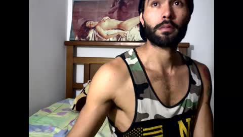 Snapshot of hideonbush051 chatting on 1, 12, 2025 hideonbush online show from 1, 12, 2025