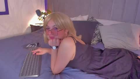 Snapshot of hidori_rem chatting on 15, 5, 2026 hidori_rem online show from 15, 5, 2026