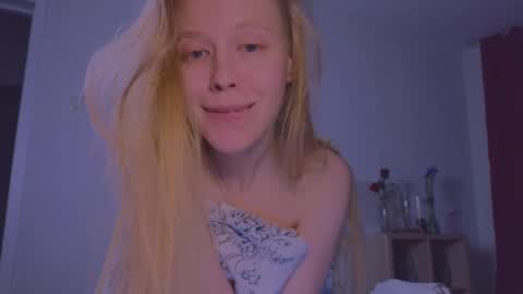 Chloe online show from 4, 3, 2025