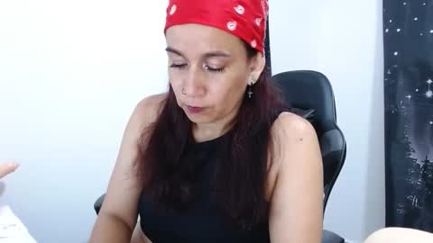 Snapshot of hikaryfire chatting on 3, 11, 2025 hikaryfire online show from 3, 11, 2025