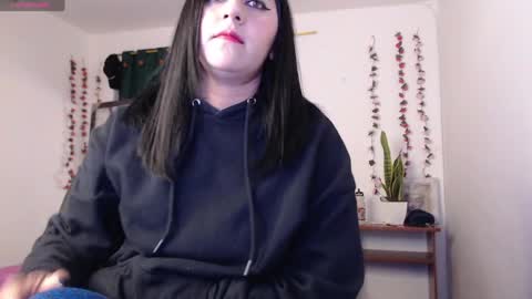 hilaril18 online show from 26, 6, 2026