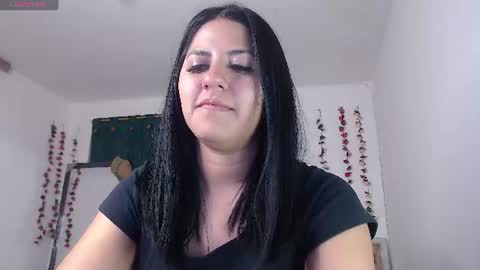 hilaril18 online show from 23, 7, 2026