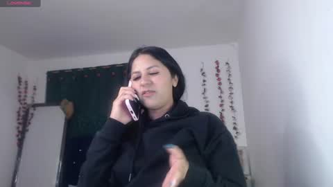 hilaril18 online show from 4, 8, 2026