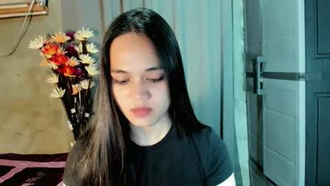 hilarymolly online show from 21, 4, 2026