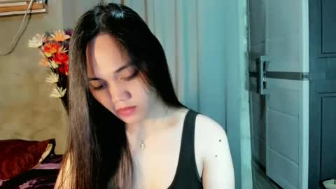 hilarymolly online show from 23, 4, 2026