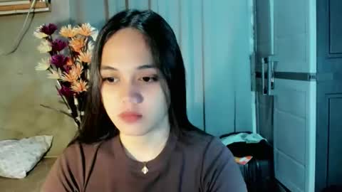 hilarymolly online show from 27, 4, 2026