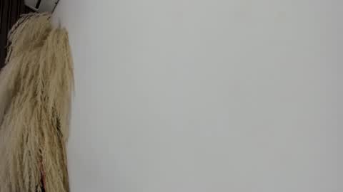 Hilary Thomsom online show from 12, 2, 2026