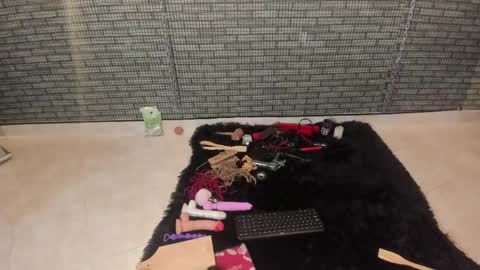 Hillary  online show from 19, 4, 2026