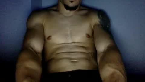 Snapshot of himmynuetronn chatting on 20, 10, 2025 himmynuetronn online show from 20, 10, 2025