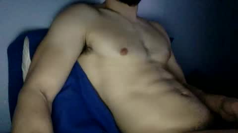 Snapshot of himmynuetronn chatting on 7, 4, 2026 himmynuetronn online show from 7, 4, 2026